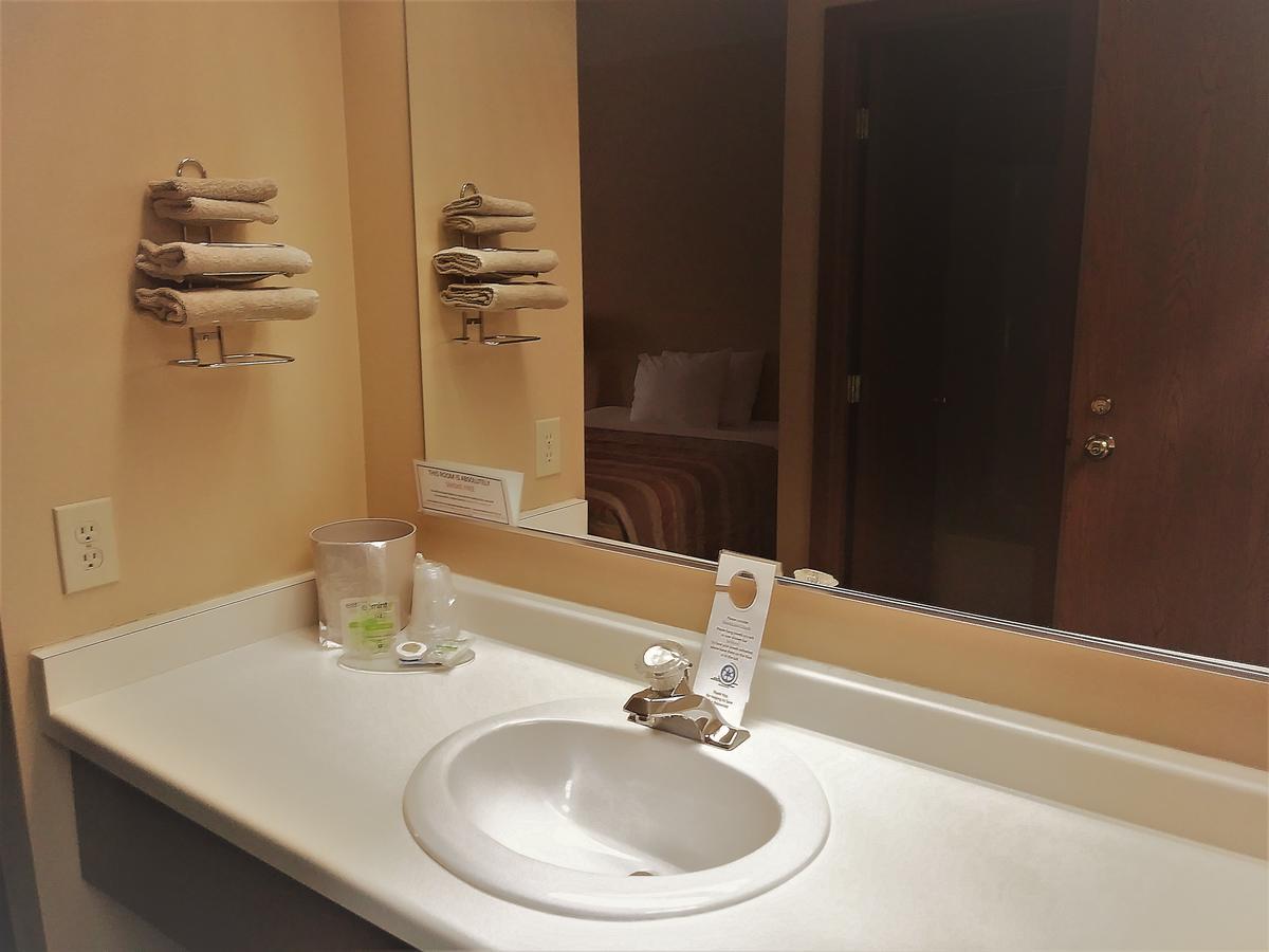 Sunrise Inn Hotel Mondovi Ngoại thất bức ảnh